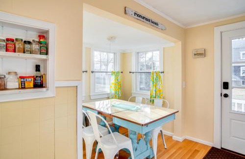 Monument Beach Casa | Walk to Monument Beach Cape Cod Cottage with Grill
