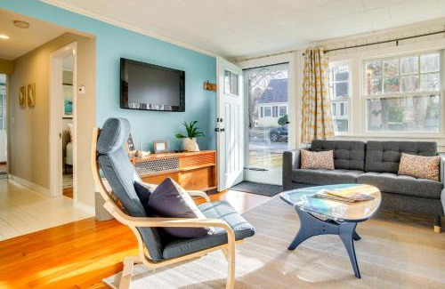 Monument Beach Casa | Walk to Monument Beach Cape Cod Cottage with Grill