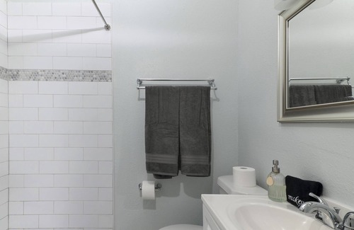 Ybor City Villa | Walk to Nightlife from Modern 3Bed House!!