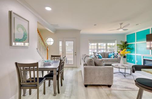 North Carolina Coast Apartamento | Walk to Ocean Carolina Beach Condo with 2 Balconies