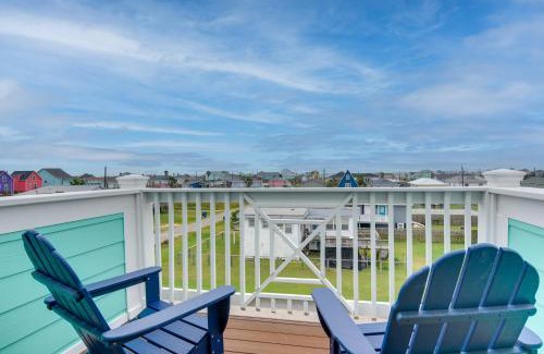 Surfside Beach Casa | Walk to Ocean Home with Deck in Surfside Beach!