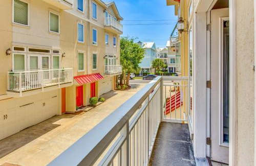 Myrtle Beach Casa | Walk to Ocean Myrtle Beach Townhome with Balcony!
