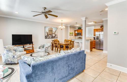 Myrtle Beach Casa | Walk to Ocean Myrtle Beach Townhome with Balcony!