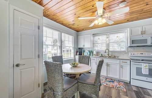 Atlantic Beach Cabaña | Walk to Ocean: ‘Pearl Cottage’ in Atlantic Beach