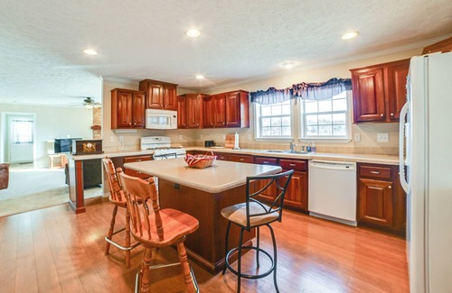 Golconda Casa | Walk to Ohio River: Golconda Home w/ Water Views!