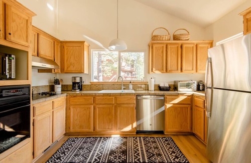 Olympic Valley Casa | Walk to Palisades Village Pet Friendly 2BR Chalet