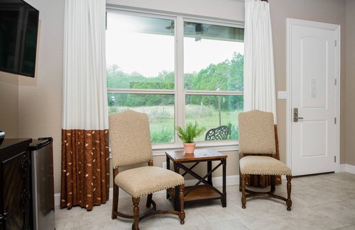 Spring Branch Casa | Walk to Remi's Ridge & Hayes Hollow Century Oak Casita - Near Canyon Lake