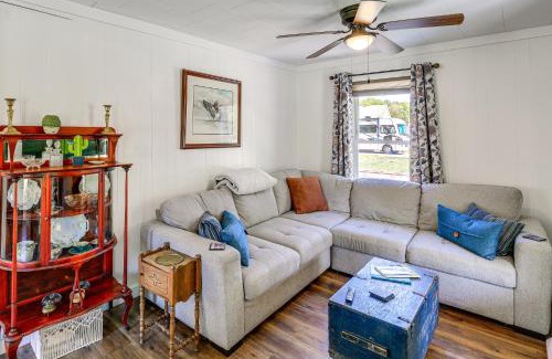 Damascus Casa | Walk to River and Trails Cozy Damascus Cottage!