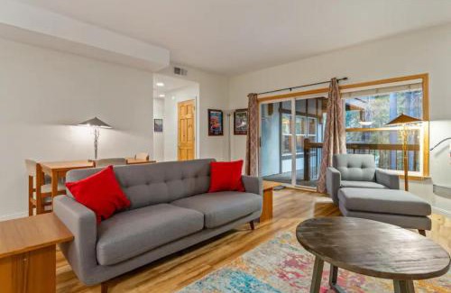 Olympic Valley Apartamento | Walk to River and Park & Minutes to Palisades & Tahoe