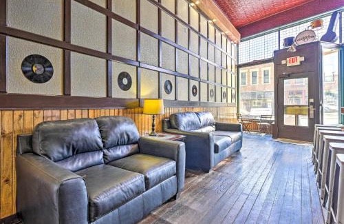 Lansing Casa | Walk to River Unique Studio in Renovated Bar!
