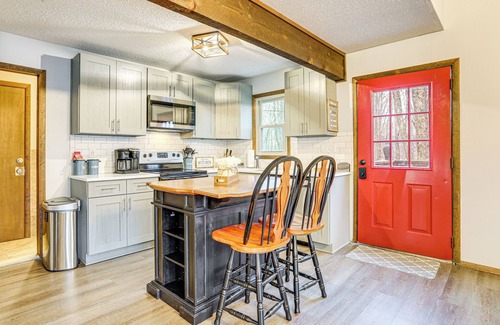 Hamlin Casa | Walk to Roaming Woods Lake: Home w/ Fire Pit!
