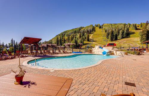 Purgatory Apartamento | Walk to Ski Lift Condo with Hot Tub in Durango!