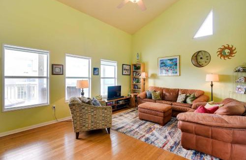 Port Bolivar Casa | Walk to Sand Home with Deck in Crystal Beach!