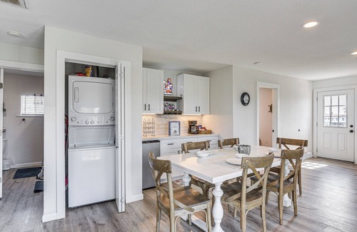 Surfside Beach Casa | Walk to Sand: Surfside Beach Getaway w/ Deck