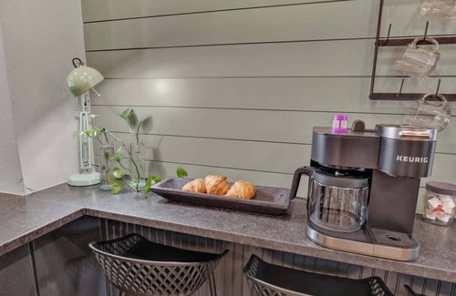 New Braunfels Casa | Walk to Schlitterbahn with Firepit