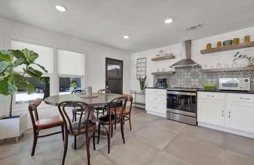 New Braunfels Casa | Walk to Schlitterbahn With Firepit
