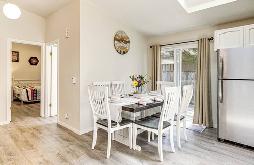 Seaside Cabaña | Walk to Seaside Beach: Vacation Rental Cottage!