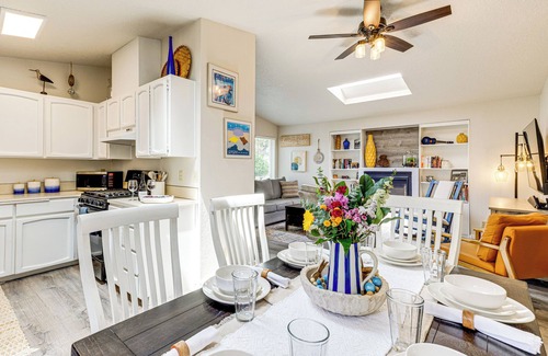 Seaside Cabaña | Walk to Seaside Beach: Vacation Rental Cottage!