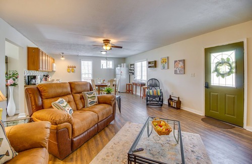 Luray Cabina | Walk to Shenandoah River: Homey Luray Cabin