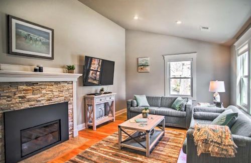 Buzzards Bay Casa | Walk to Shore Updated Buzzards Bay Cottage!