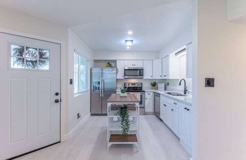 Tempe Apartamento | Walk to Sights! 5 min to ASU/Mill and Scottsdale!