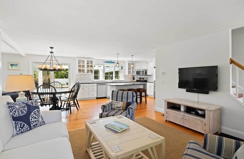 Orleans Casa | ¡NUEVO! Cape Cod Area Cottage 10 min. Camina a la playa!