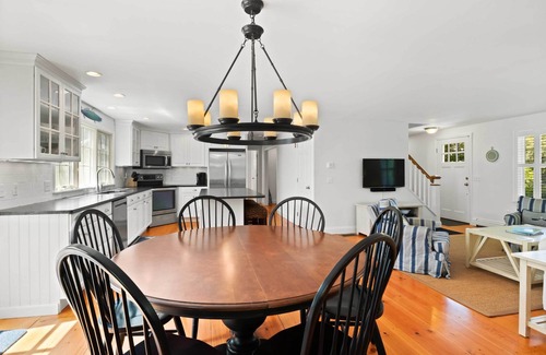 Orleans Casa | ¡NUEVO! Cape Cod Area Cottage 10 min. Camina a la playa!