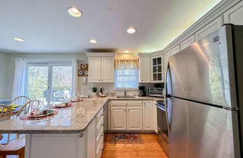 Orleans Casa | Walk to Skaket Beach, Great Backyard!