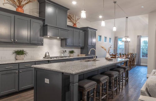 Arlington Casa | Walk To Stadiums: Game Room Hot Tub Mini Golf 4 Full Bath Prime Location