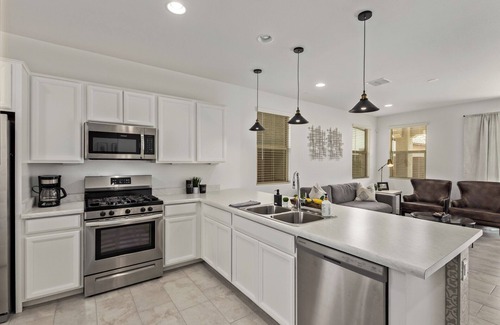 Glendale Sports and Entertainment District Casa | Walk to State Farm Stadium & Desert Diamond Arena