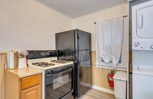 Wildwood Crest Cabaña | Walk to the beach or Sunset Lake with a front yard and Pet-Friendly!