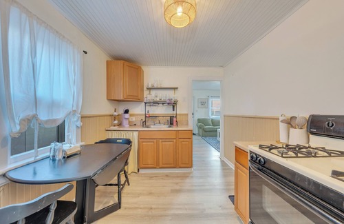 Wildwood Crest Cabaña | Walk to the beach or Sunset Lake with a front yard and Pet-Friendly!