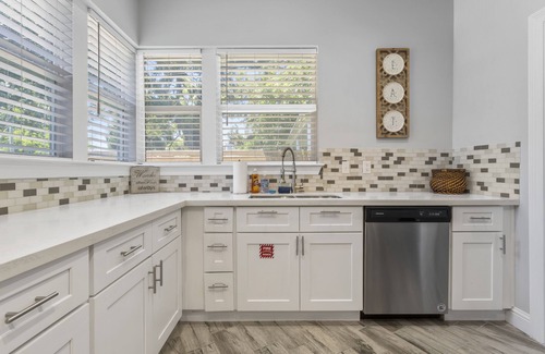 Biloxi Casa | Walk to the beach. Casinos. POOL AND HOT TUB!