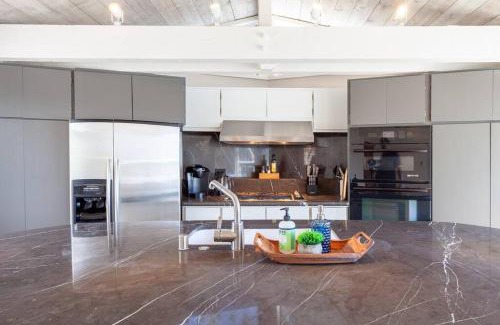 Moss Beach Casa | Walk to the Beach from this Ocean Front Home