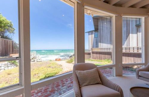 Moss Beach Casa | Walk to the Beach from this Ocean Front Home