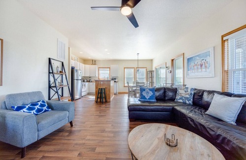 Wimble Shores Casa | Walk to the beach! Heated Private Pool and Hot Tub