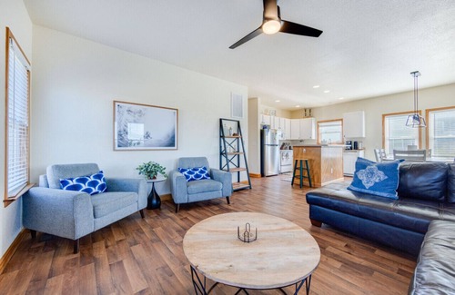 Wimble Shores Casa | Walk to the beach! Heated Private Pool and Hot Tub