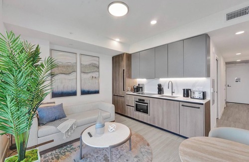 North Beach Apartamento | Walk to the Beach – Lux Condo W Rooftop Pool