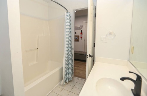 Duck Casa | Walk to the beach or bike to Duck in this 6 BR home w/Private Pool & Hot Tub!