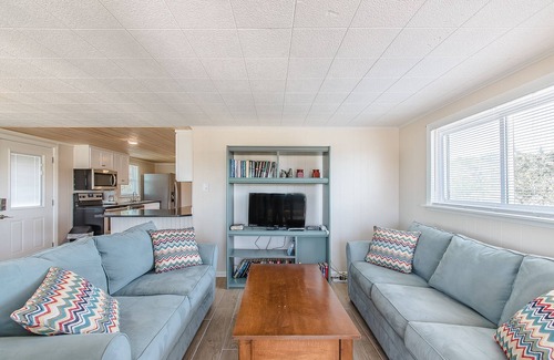 Surf Side Shores Casa | Walk to the beach! Pet friendly cottage/beach on Fort Morgan Peninsula.
