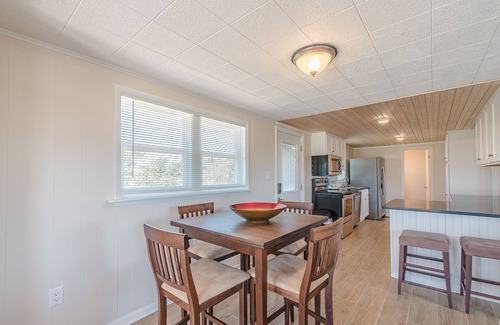 Surf Side Shores Casa | Walk to the beach! Pet friendly cottage/beach on Fort Morgan Peninsula.