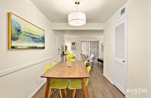 Westfield Apartamento | Walk to the Golf Course 2BD Apt, Pool, and Parking