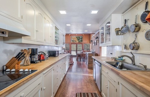 Bear Valley Casa | Walk to the Lake Amazing 5 Bedrm - VH#343 by Bear Valley Vacation Rentals