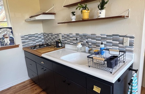 Arcata Casa | Walk to the Redwoods in charming Arcata