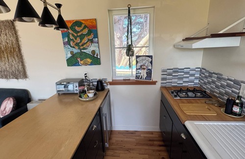 Arcata Casa | Walk to the Redwoods in charming Arcata