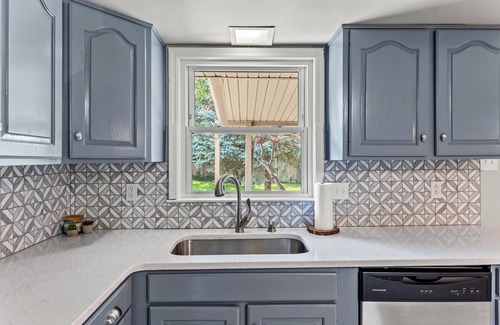 Lexington Casa | Walk to the Summit and minutes from the Lexington Airport and Keenland!