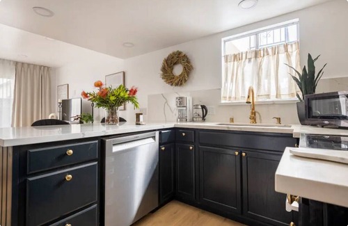 Cambria Condominio | Walk to Town, 2 Bedrooms, MCM, Hearst Castle, Grocery and Antique Stores