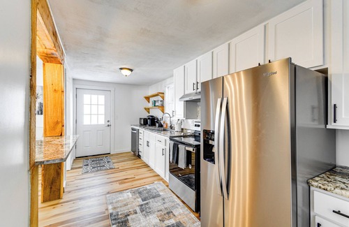 Phoenix Casa | Walk to Town: Oswego River Escape w/ Marina Views