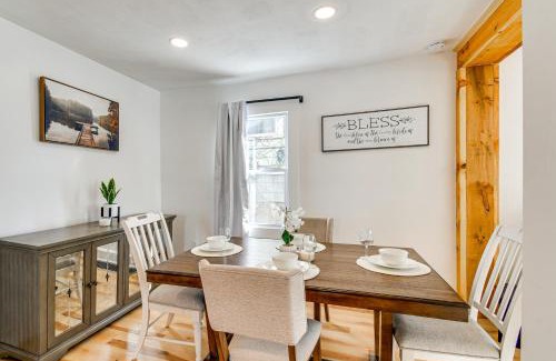 Phoenix Casa | Walk to Town Oswego River Escape with Marina Views