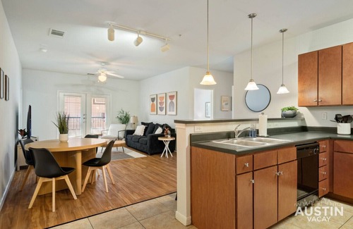 North University Apartamento | Walk to UT & 6th St - Central Austin Hub Near Moody Theater, Barton Springs